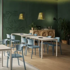 Abuela B Chaise avec accoudoirs empilable en technopolymère