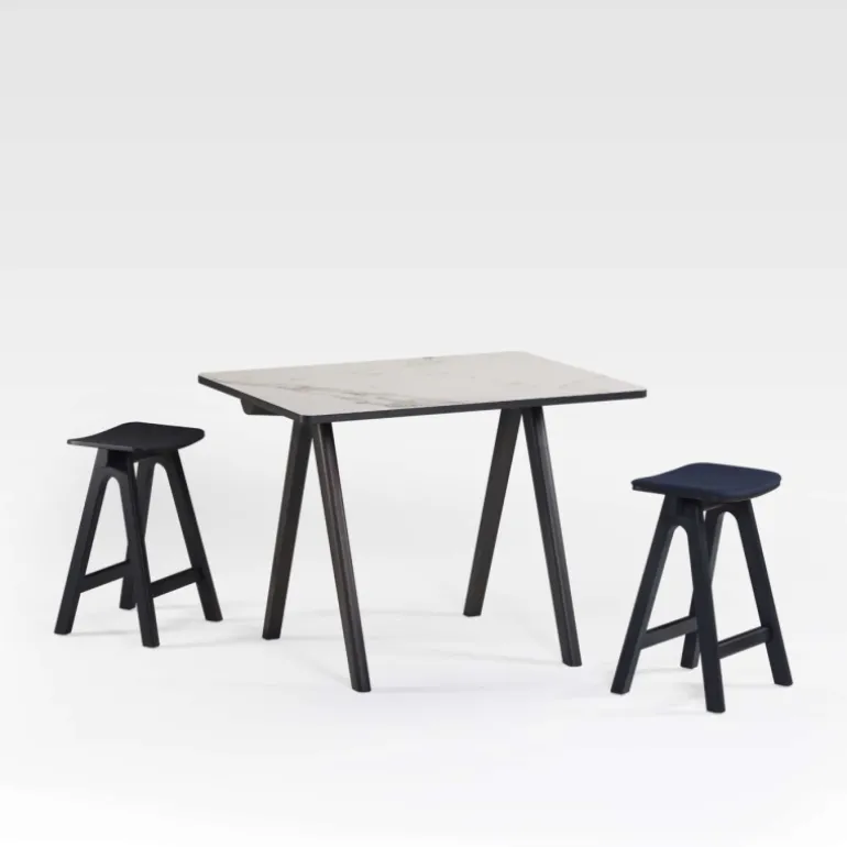 Chevron Table haute de designer en céramique et bois